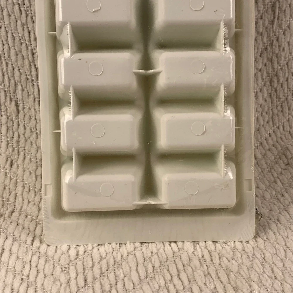 Frigidaire Flex Quik Ice Cube‎ Tray 16 Large Pop Out Cubes Dishwasher Safe NOS